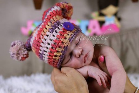 Gorro quadrado c/ pompons